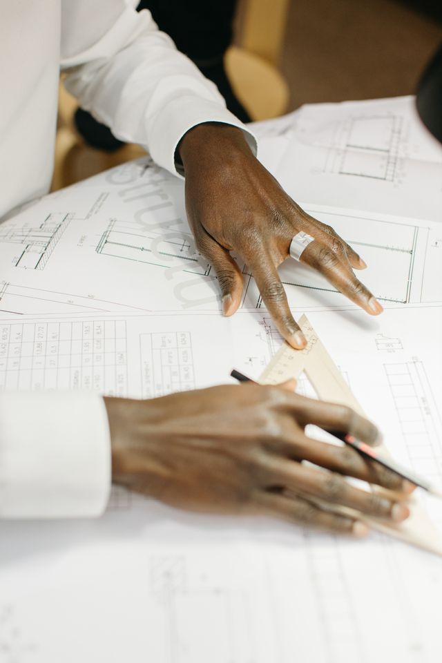 Dessin de plans architecturaux à la règle