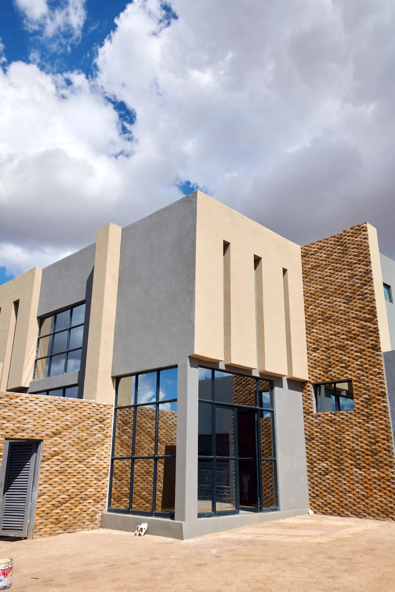 Détail de façade · Plateau Karavia