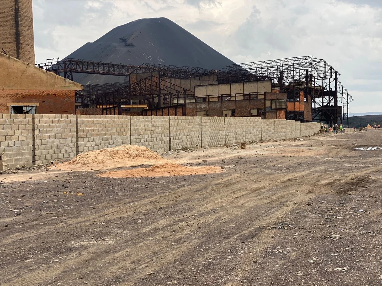 Construction du mur de clôture STL GCM, Lubumbashi